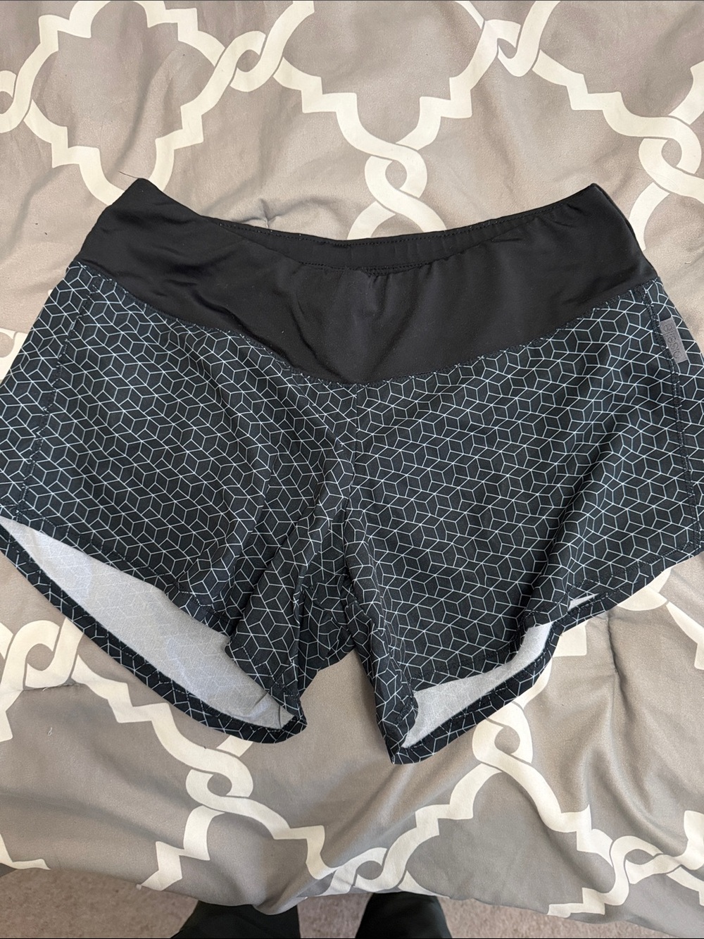 Women’s Oiselle Roga Black Geometric Running Athletic Shorts